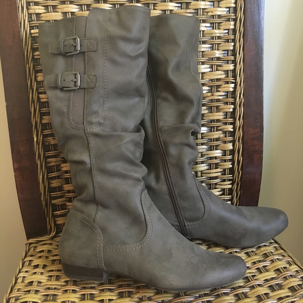 Cliffs by White Mountain Grey Fonda Boots 8